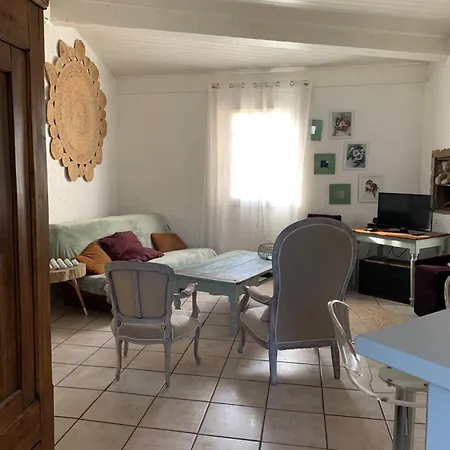 Petit Apartment Monteleger